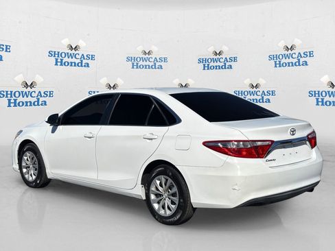 Used 2017 Toyota Camry LE image 5