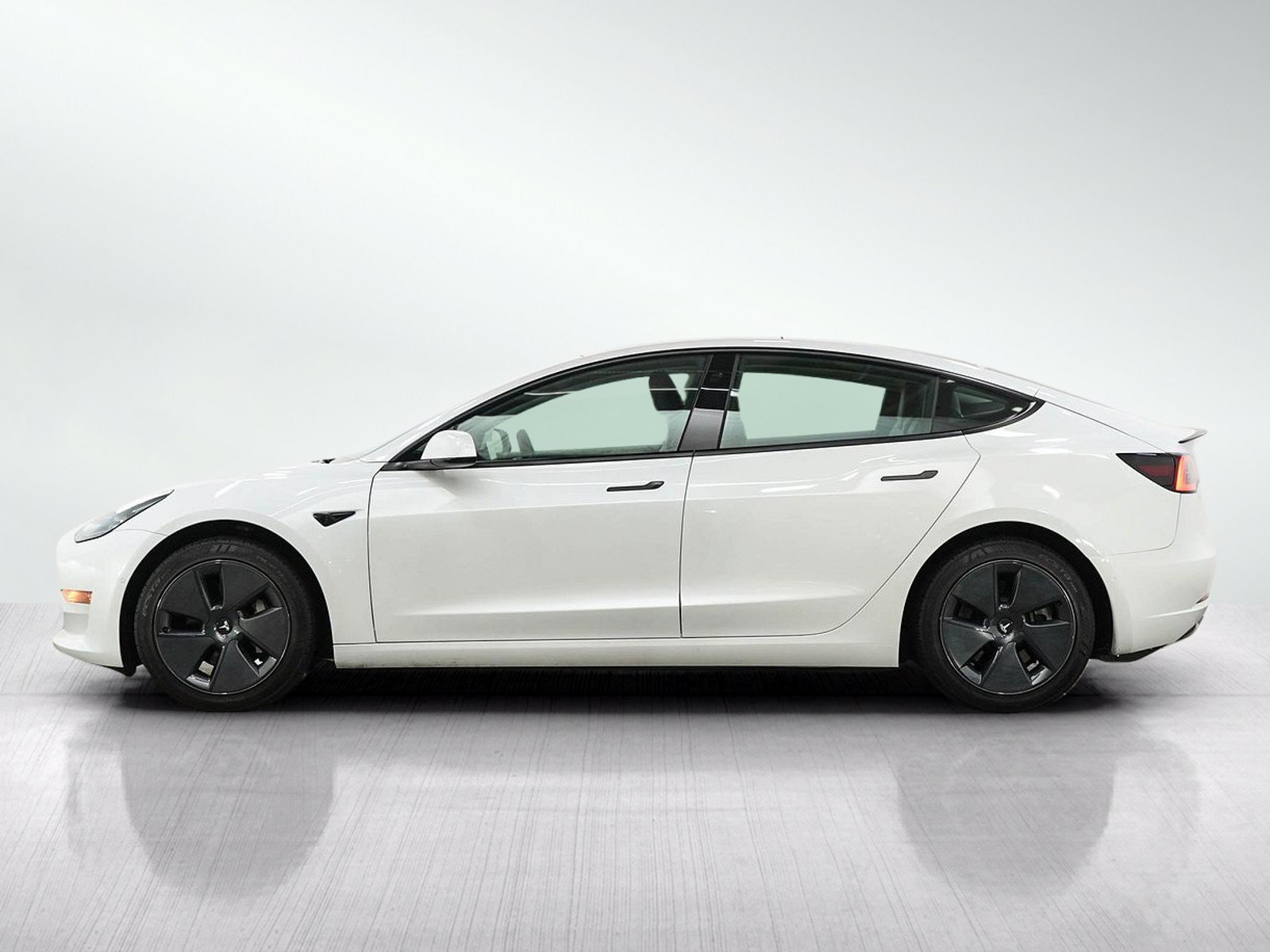 Used 2022 Tesla Model 3 Long Range AWD/4WD image 2