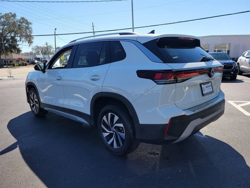 Used 2025 Volkswagen Tiguan S image 8