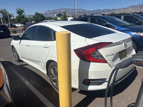 Used 2020 Honda Civic LX image 4