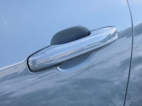 Used 2025 Volvo XC60 B5 Plus image 9