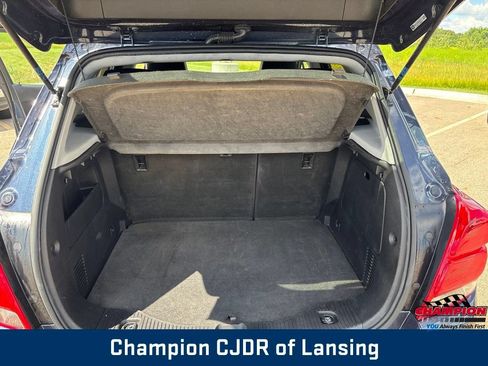 Used 2019 Chevrolet Trax LT w/ LT Convenience Package FWD image 15