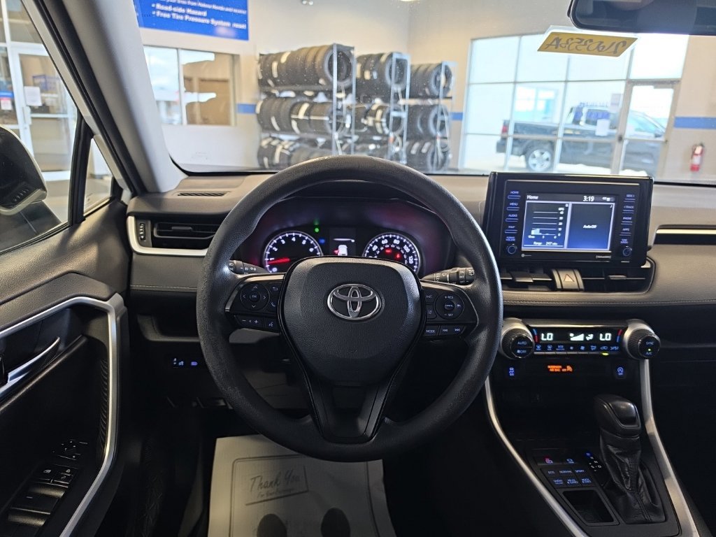 Used 2021 Toyota RAV4 XLE AWD/4WD image 10