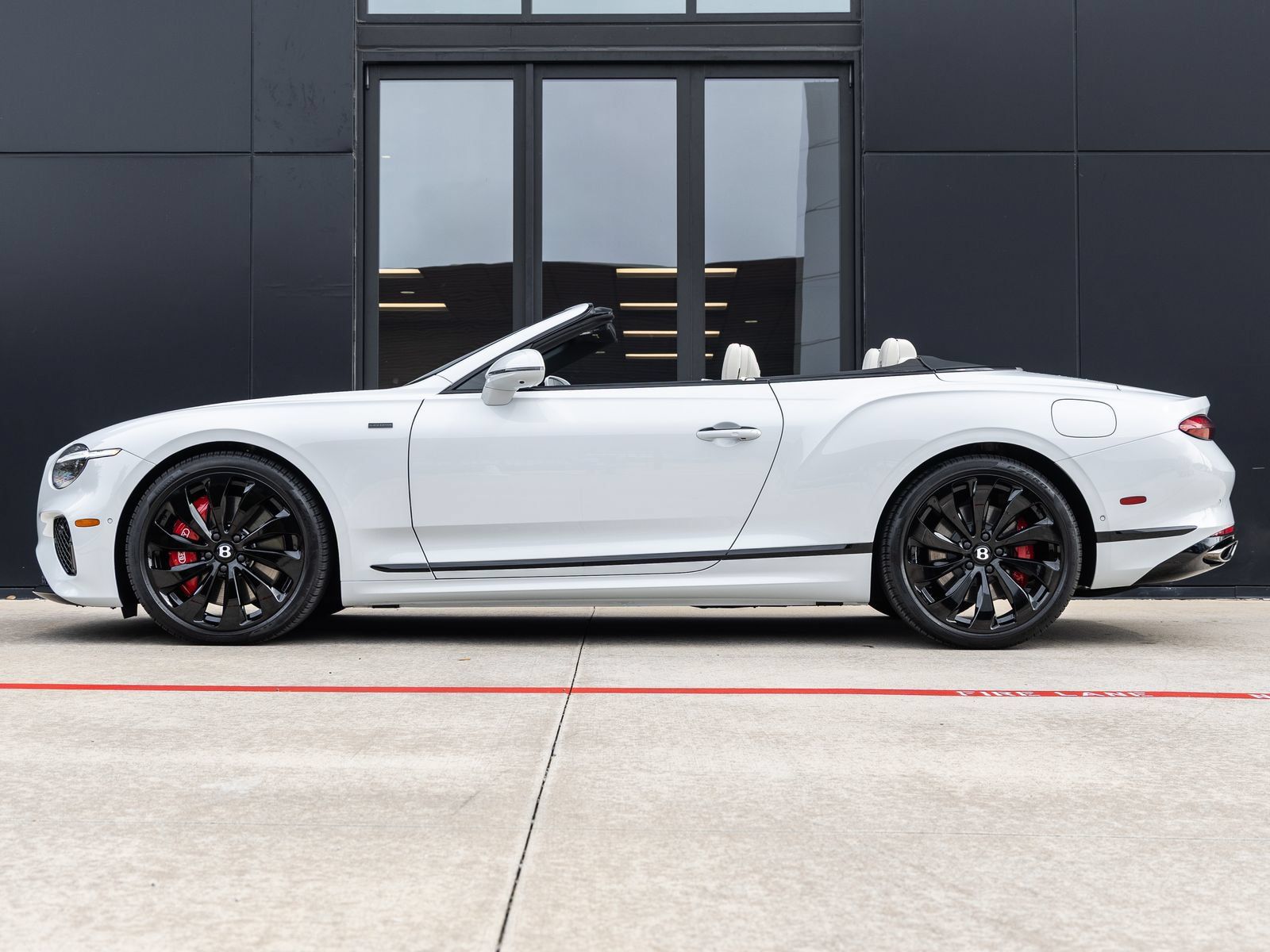 Used 2025 Bentley Continental GTC AWD/4WD image 10