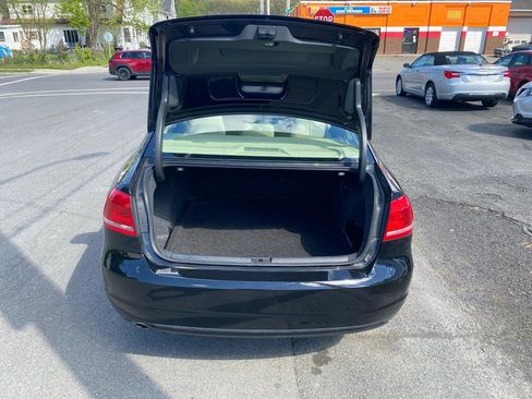 Used 2013 Volkswagen Passat TDI SE FWD image 17