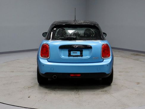 Used 2019 MINI Cooper 4-Door Hardtop w/ Signature Upholstery Package image 10