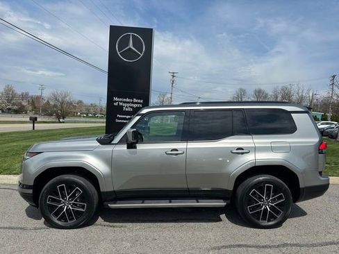 Used 2024 Lexus GX 550 image 2