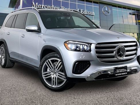 Used 2026 Mercedes-Benz GLS 450 4MATIC image 1