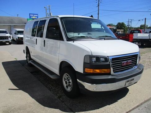 Used 2024 GMC Savana 2500 w/ Driver Convenience Package RWD image 3