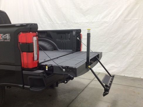 New 2026 Ford F250 Platinum image 25