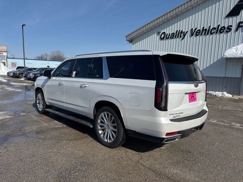 Used 2021 Cadillac Escalade ESV Premium Luxury w/ Driver Assist Tech Package image 19
