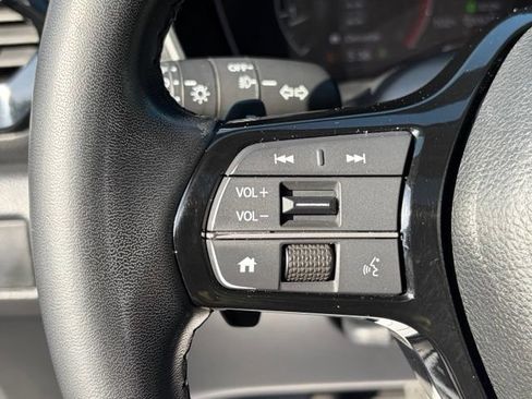 Used 2024 Honda Pilot Touring image 18
