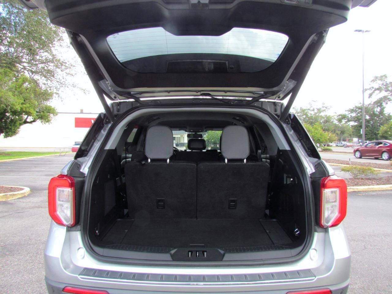 Used 2020 Ford Explorer Limited RWD image 15