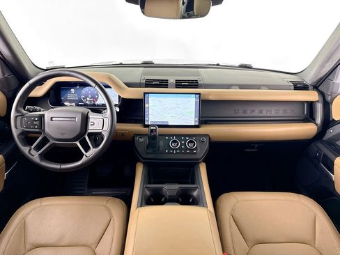 Used 2025 Land Rover Defender 110 S image 9