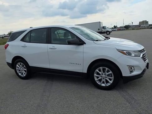 Used 2020 Chevrolet Equinox LS FWD image 9