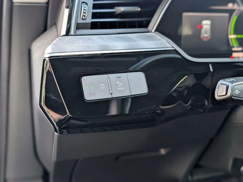 Used 2021 Audi e-tron Premium w/ Towing Package image 41