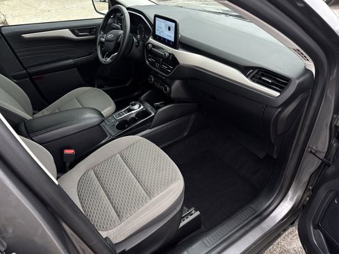 Used 2022 Ford Escape SE w/ Cold Weather Package image 28