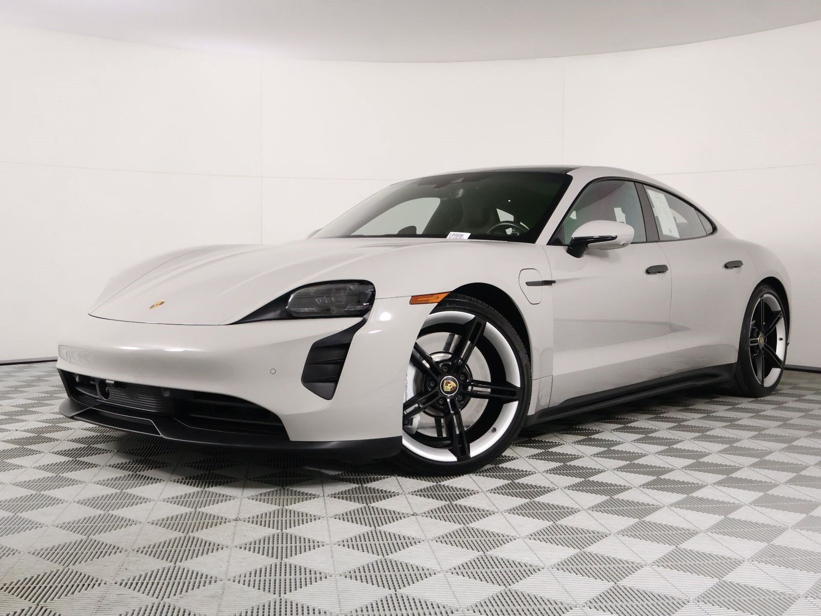 Certified 2023 Porsche Taycan GTS AWD/4WD image 34