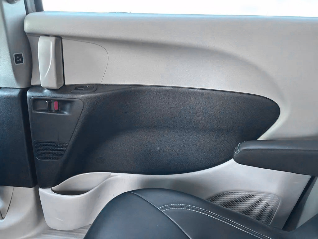 Used 2024 Chrysler Pacifica Limited FWD image 28