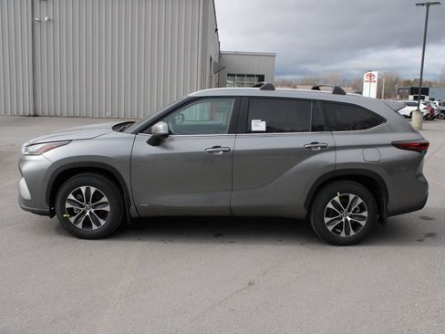 New 2026 Toyota Highlander XLE image 5