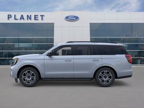 New 2026 Ford Expedition Active RWD image 3