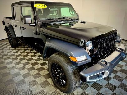 Used 2023 Jeep Gladiator Sport