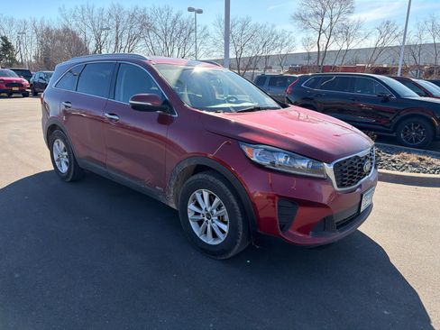 Used 2019 Kia Sorento LX w/ LX Convenience Package image 3