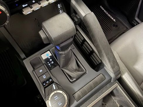 Used 2024 Toyota Tacoma SR5 AWD/4WD image 22