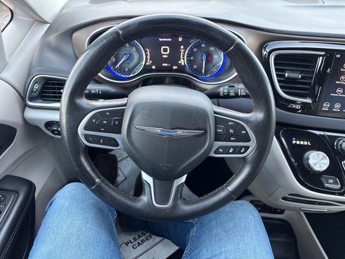 Used 2018 Chrysler Pacifica Touring-L Plus w/ Advanced Safetytec Group image 14