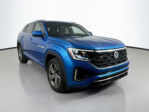 Certified 2024 Volkswagen Atlas Cross Sport SEL R-Line AWD/4WD image 3