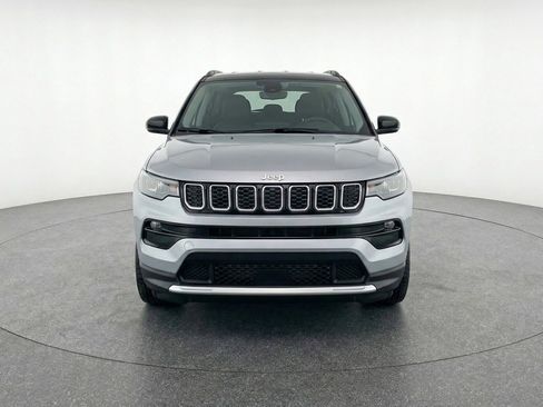Used 2025 Jeep Compass Limited image 2