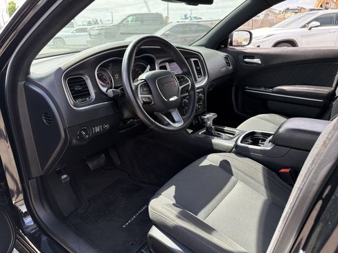 Used 2017 Dodge Charger R/T RWD image 9