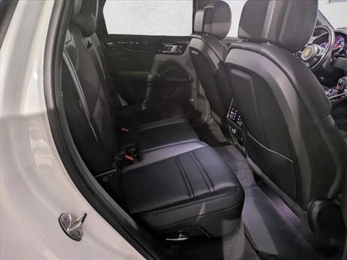 Used 2021 Porsche Cayenne image 20