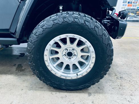 Used 2019 Jeep Wrangler Rubicon image 12