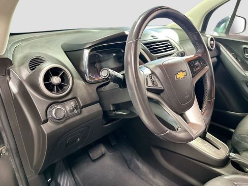Used 2016 Chevrolet Trax LT w/ LT Convenience Package image 9
