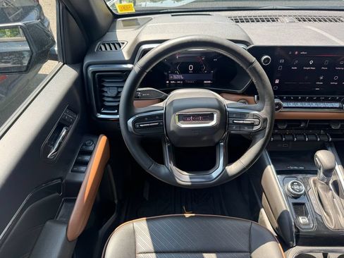 Used 2023 GMC Canyon AT4 w/ AT4 Premium Package AWD/4WD image 14