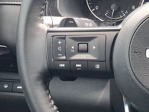 Certified 2025 Nissan Pathfinder SV FWD image 10
