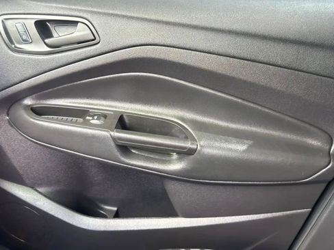 Used 2016 Ford Escape S FWD image 18