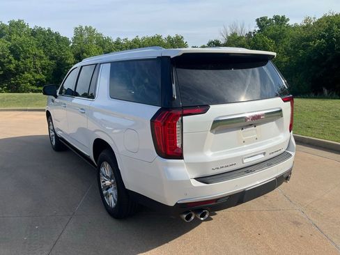 Used 2022 GMC Yukon XL Denali AWD/4WD image 3