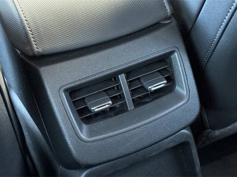 Certified 2024 Chevrolet Equinox EV LT image 40