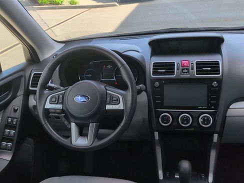 Used 2018 Subaru Forester 2.5i Premium image 9