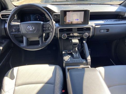 Used 2025 Toyota Tacoma SR5 image 10