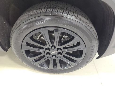 Used 2023 GMC Acadia SLT w/ Elevation Edition FWD image 37