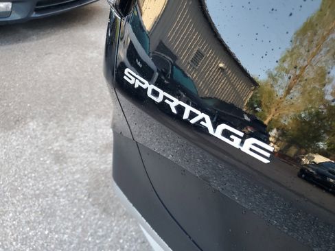 Used 2025 Kia Sportage EX w/ Premium Package image 8