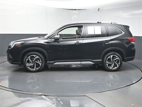 Used 2022 Subaru Forester Touring image 5