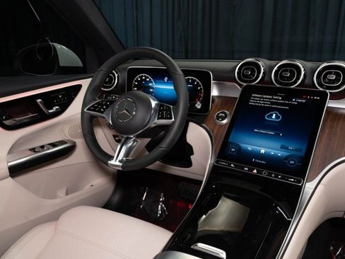 New 2026 Mercedes-Benz GLC 300 4MATIC image 18