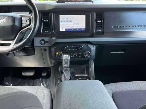 Used 2023 Ford Bronco Big Bend w/ Sasquatch Package AWD/4WD image 15