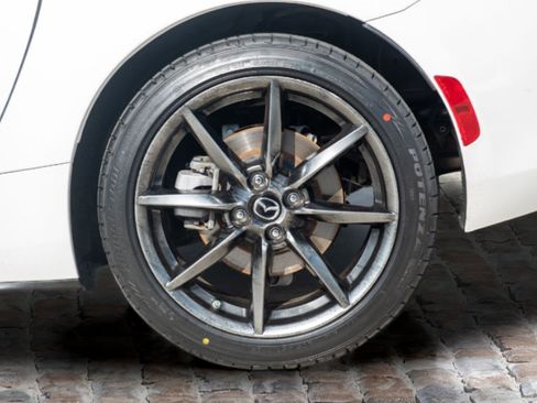 Used 2018 MAZDA MX-5 Miata RF Grand Touring image 27