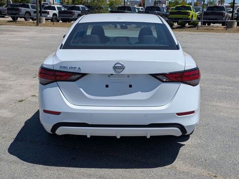 Used 2025 Nissan Sentra SV w/ All-Weather Package FWD image 4