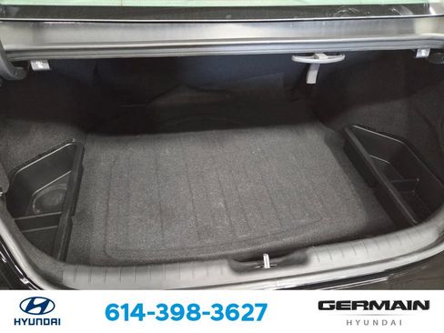 Used 2023 Hyundai Elantra SEL w/ Preferred Accessory Package FWD image 21